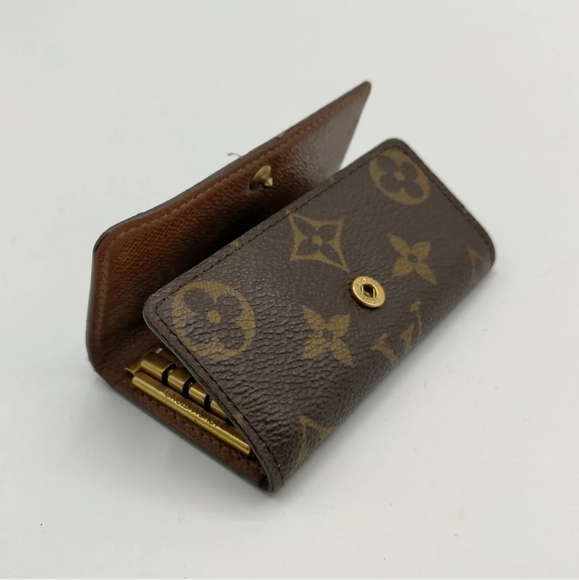 Louis Vuitton Monogram 4 Key Case - Picture 2 of 9